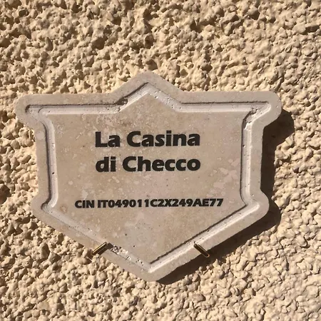 La Casina Di Checco Apartamento *